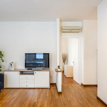 Guesthost - Ospedali Apartamento